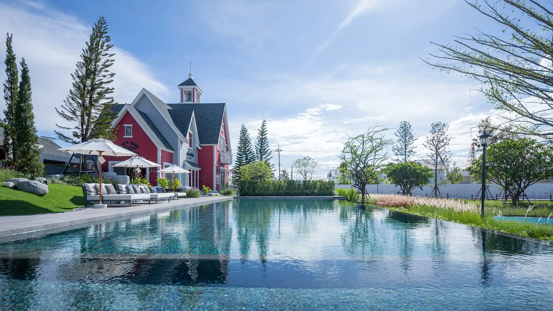 Villaggio Suksawat Prachauthit — pool 1