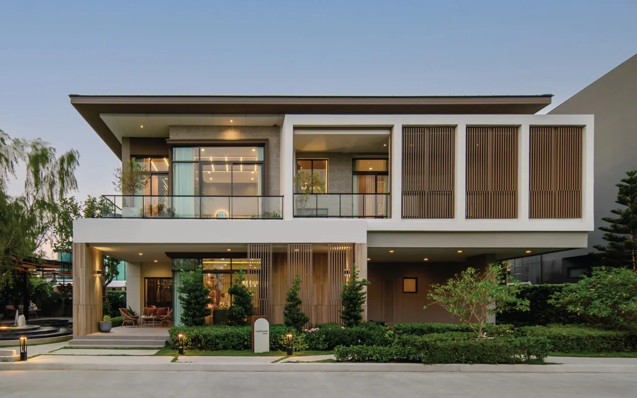 Bangkok Boulevard Ramintra — driveway 1